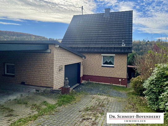 Gemütliches Einfamilienhaus mit traumhaften Weitblick, Garage, Carport uvm!