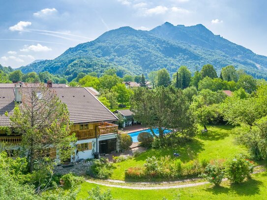 TOP-saniertes historisches Bauernhaus in atemberaubender Bergkulisse