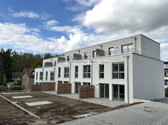 Wohnen-am-Südpark . NEUBAU . ca. 135 m² Wfl. . Energie-Effizienzhaus . Dachterrasse + sonnig. Garten