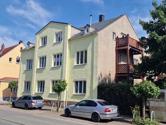 Helle geräumige 3-Zi. DG-Wohnung mit Balkon, Kaminofen und Einbauküche