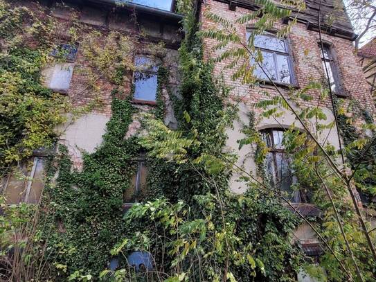 Mehrfamilienhaus, sanierungsbedürftig mit viel Potenzial