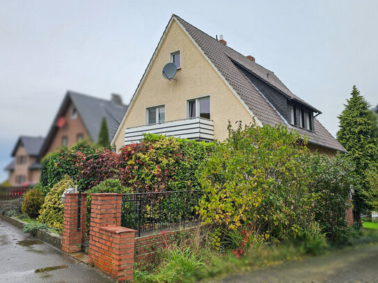 Zweifamilienhaus mit Doppelgarage in Eilhausen zu verkaufen