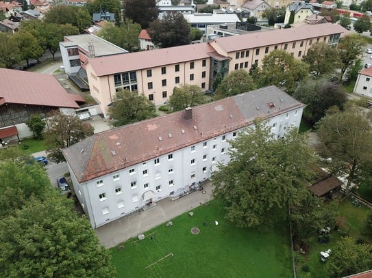 Bergblick mit Ruhe und trotzdem zentral