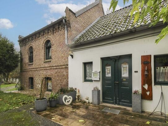 Leben wo andere Urlaub machen! Gepflegtes Bauernhaus inkl. großem Stallgebäude und Einliegerwohnung