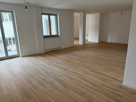 Großzügige 4-Zimmer-Wohnung in der Innenstadt von Kaufbeuren – Erstbezug mit Balkon und Aufzug