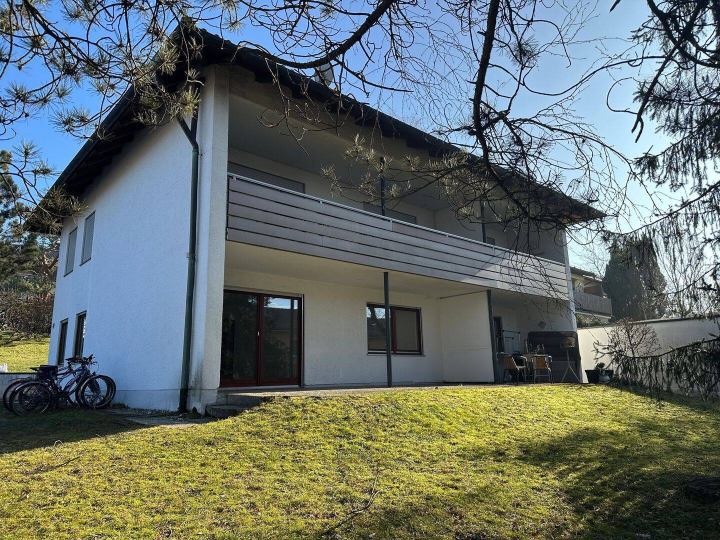                                                               Helle 2-Zimmer Wohnung mit gro&szlig;er, sonniger Terrasse in Starnberg                                                       in Starnberg (Starnberg)