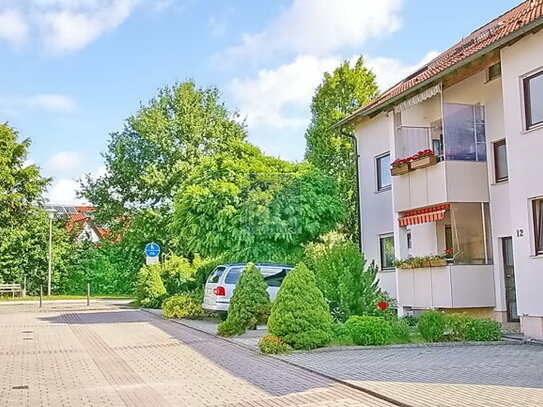 Leerstehende 2-Zimmer-Wohnung mit Einzelgarage in schöner sehr ruhiger Lage in einer Sackgasse