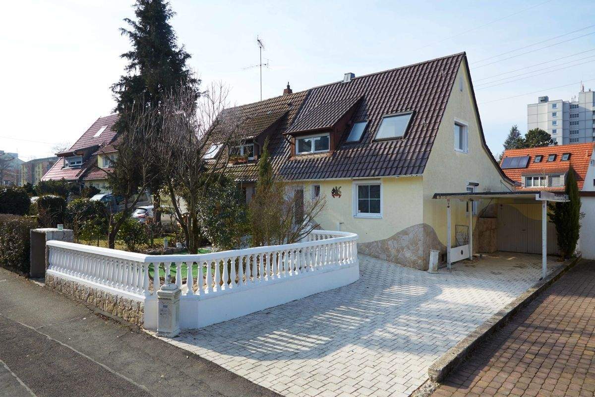 Einfamilienhaus/Doppelhaushälfte in ruhiger Lage