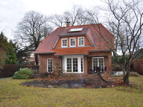 Einfamilienhaus in Villenlage in Großhansdorf