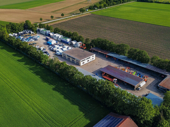 ** 500 m² Halle, 5.500 m² Freifläche, Carportanlagen und Schuppen in Eching/A9 **