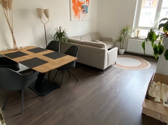 Schöne 4 Zimmer Wohnung nahe Stadtpark