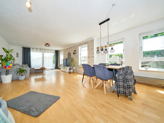 nach SÜDEN ausgerichtet * großzügige 3 Zimmer-Garten-Wohnung mit Terrasse und Carport