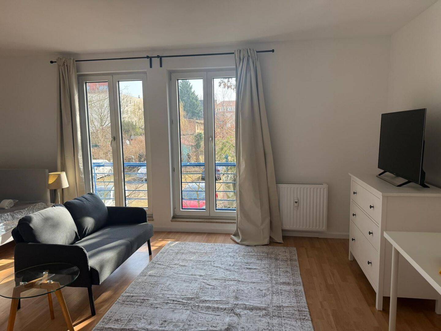 Helle, möblierte Studio-Wohnung mit Balkon - frisch renoviert - Photo 1
