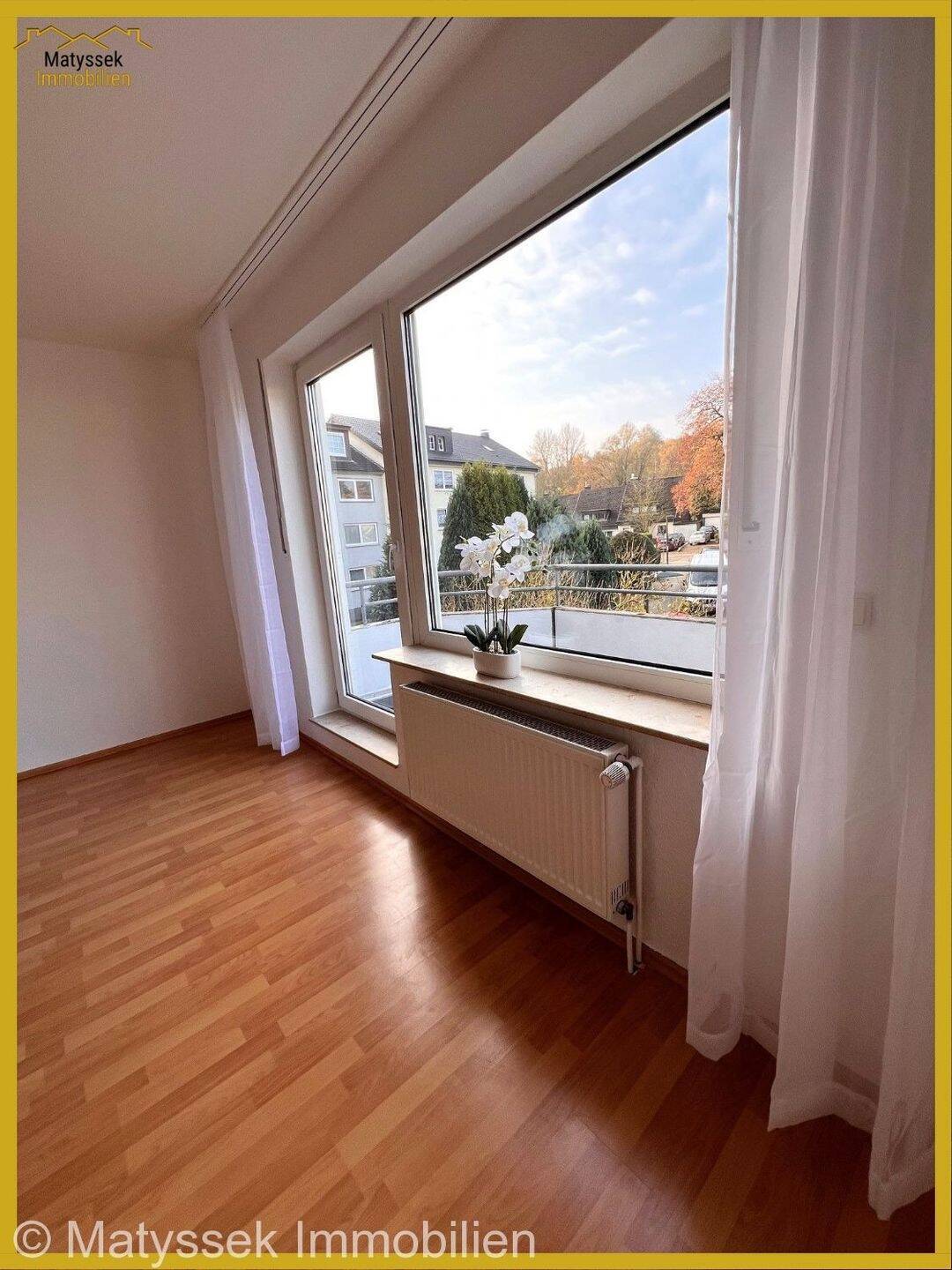 4,5-Zi.Wohnung,Küche,Bad,Gäste WC,Balkon,Keller, zzgl. Garage und 1 Außenstellplatz in DO - Kirchhörde/Löttringhausen