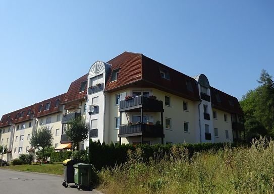 "UNVERBAUTE BLICKE" in Gera-U-Haus! TOP-ETW für Kapitalanleger! 3-Zi.-Whg. mit Wohnküche & Balkon + KfZ-Stellplatz im W…