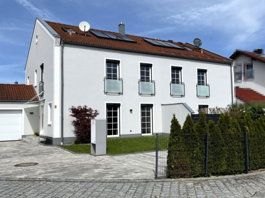 Schöne moderne DHH in Plattling, ruhige Lage, sehr gute Verkehrsanbindung