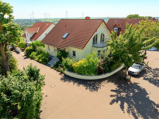 Ihr Traumhaus mit Einliegerwohnung und herrlichem Weitblick - Generationenwohnen leicht gemacht!