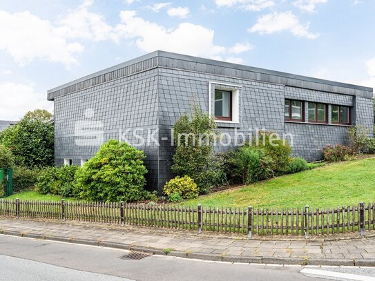 Gepflegter Bungalow mit vermieteter Einliegerwohnung in Toplage Leichlingens!