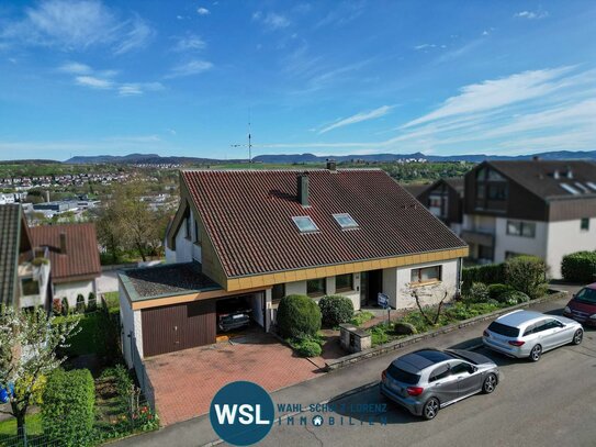 Freistehendes Wohnhaus mit Einliegerwohnung, Doppelgarage und Weitblick in Nürtinger Stadtrandlage