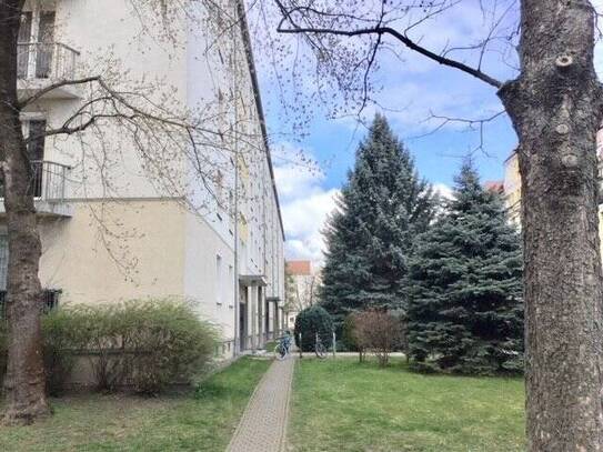 Striesen: Seniorenwohnung im Hochpaterre mit bodengleicher Dusche!