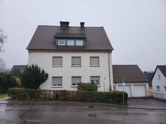 gepflegtes 3 Familienhaus mit 2 Garagen in Letmathe