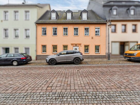 Exklusive Lage am Waldheimer Markt - Frei werdendes Einfamilienhaus auf 2 Etagen mit Ausbaureserve!