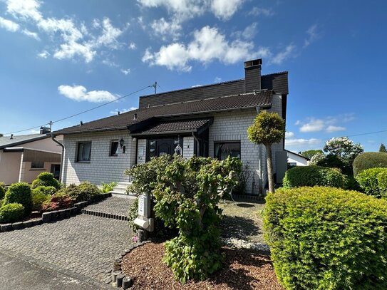 Stilvolles, gemütliches Einfamilienhaus mit traumhaftem Garten in schöner Lage von Herschbach