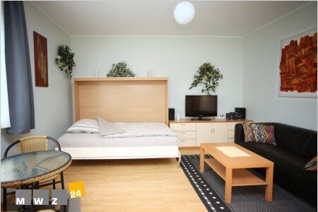 Komplett Möbliert/Furnished Accommodation in: Ratingen / Mitte. Kombinierter Wohn / Schlafraum