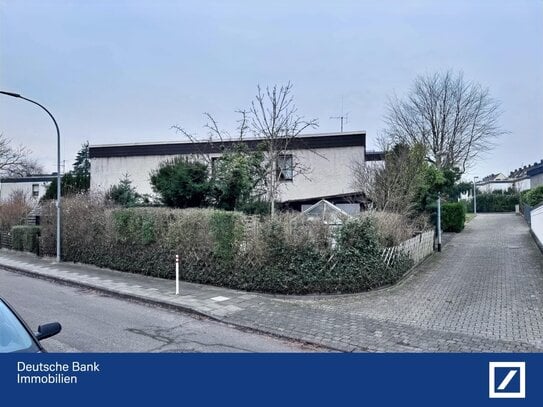 Split-Level-Bungalow im Dornröschenschlaf in Brühl-Vochem