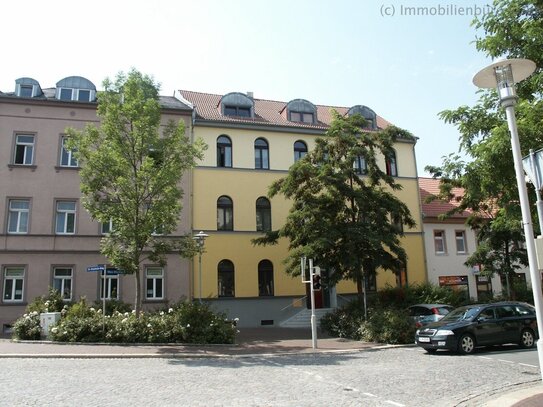 geräumige 4 bis 4,5-Raum-Wohnung - wenige Meter zum Zentrum - mit Balkon und Laminat