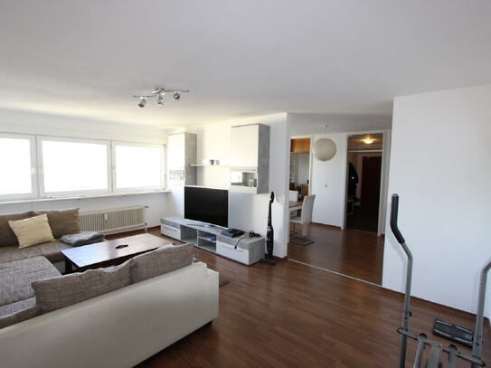 Sofort beziehbare 100 qm Wohnung mit herrlichem Bergblick!