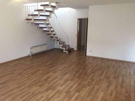 Großzügige 2 - Zi. - Maisonette Wohnung Schwabach Wolkersdorf 74 qm, Loggia, TG - Stellplatz