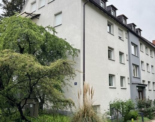 Schöne 2,5 Raum-Wohnung mit Balkon in der 2. Etage mit Blick auf die Kaiserburg