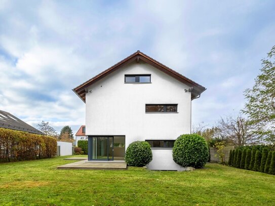 FAMILY | Modernes Einfamilienhaus mit 3 Kinderzimmern auf einer Ebene in Grünwald