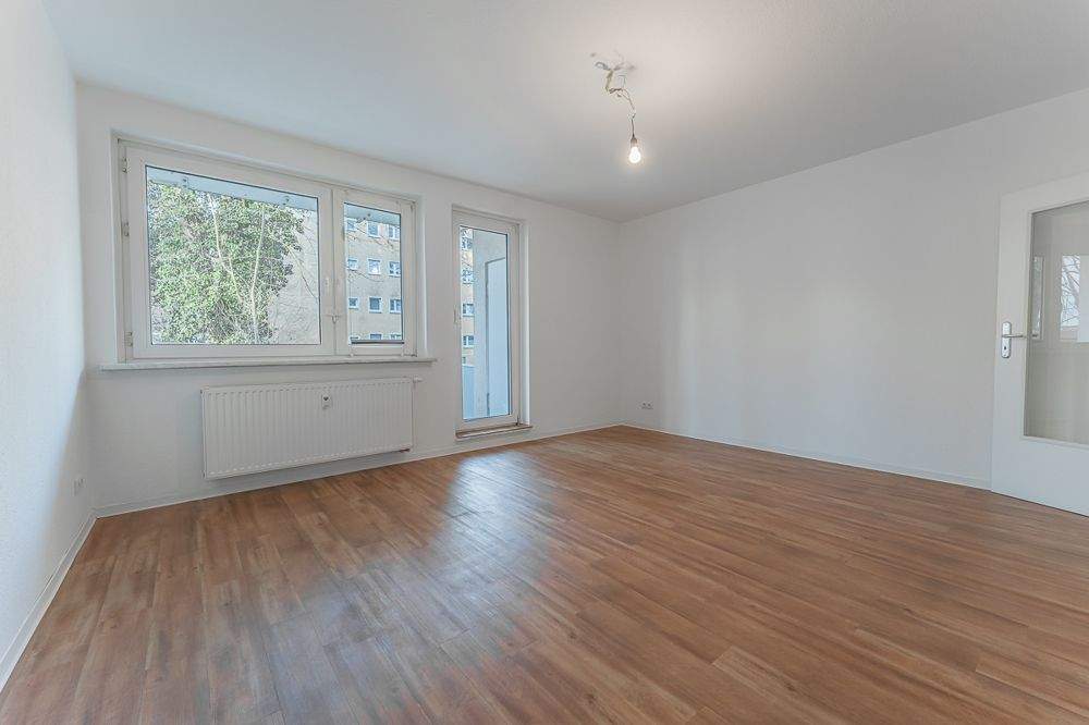 Einziehen und Wohlfühlen - 2,5-Zimmer Hochparterre-Wohnung mit Balkon