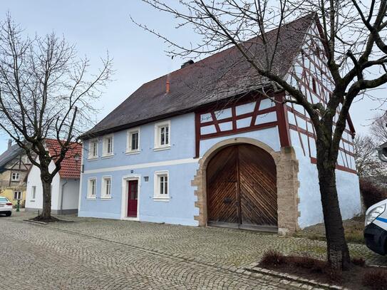 Großzügige 6-Zimmer-Altbauwohnung mit Garten und Flusszugang in Dürrwangen - Erstbezug nach Renovierung