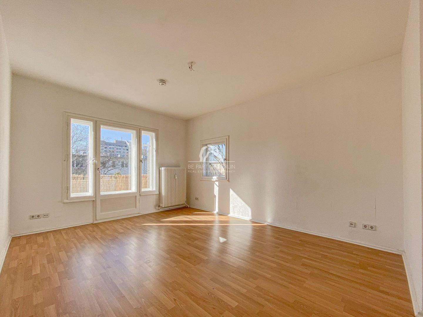 SUPERHELLE UND GEPFLEGTE WOHNUNG IN MOABIT MIT BALKON! RUHIG UND GRÜN GELEGEN! PROVISIONSFREI!