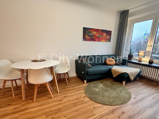 Schön helle, komplett möblierte 3 Zimmer Wohnung mit Balkon und Tiefgaragenstelplatz in Hamburg Eimsbüttel