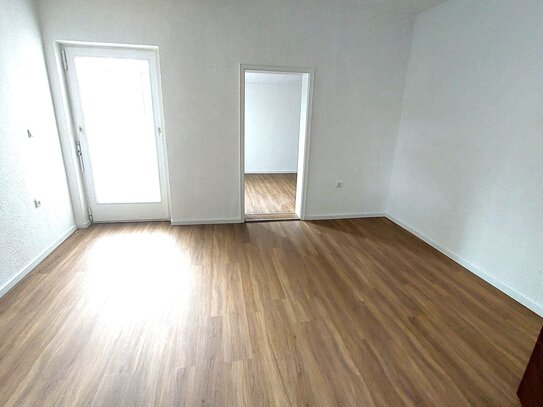 3-Zimmer-Wohnung auf 72 m² mit kleiner, überdachten, innenliegender Terrasse in ruhiger Stadtrandlage am Schirmitzer We…