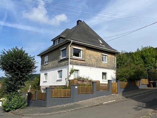 Tolles, historisches Stadthaus mit Terrasse, gepflegtem Garten und Garage!