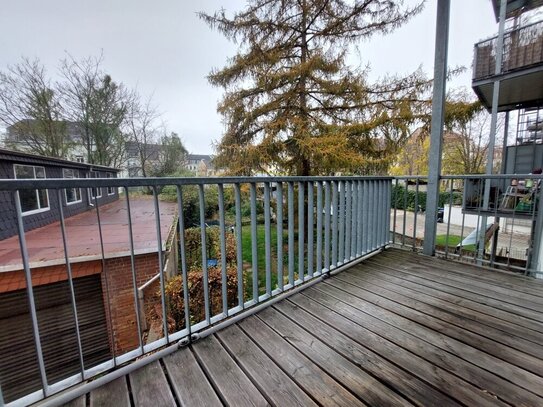 1. Obergeschoss mit Balkon! Schöne 2 RWG im sanierten Altbau zu verkaufen!