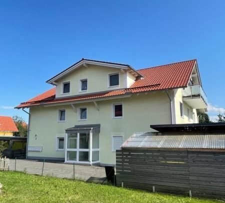 --- RESERVIERT --- EINZIEHEN und WOHLFÜHLEN! SCHICKE - MODERNE - 3-ZIMMER - ETW mit BALKON und CARPORT!