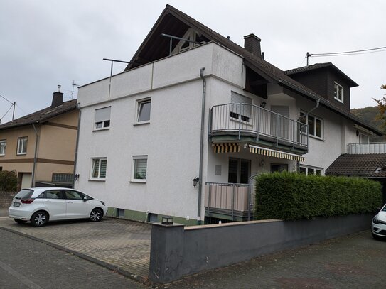 Drei Zimmerwohnung (93qm) in gepflegtem Fünf Familienhaus; ruhige Lage; Unkel