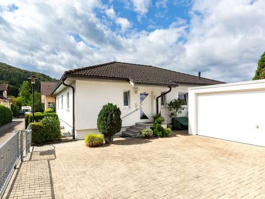 Bungalow mit idyllischem Garten und Blick ins Grüne