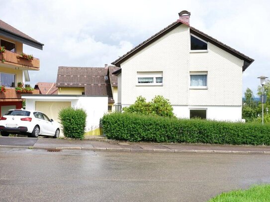 Zweifamilienhaus in ruhiger Wohnlage von Loßburg (Rodt) zu verkaufen.