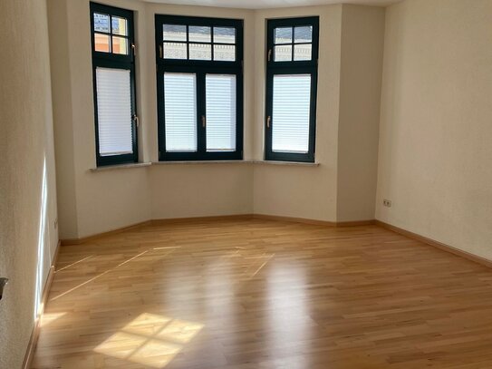 2 Raumwohnung mit EBK, Balkon und Fußbodenheizung