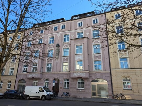 "ALTBAU IN TOLLER LAGE - EIN TRAUM"