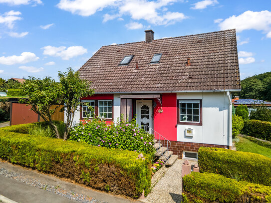 Freistehendes Einfamilienhaus mit großem Garten in beliebter Lage von Laubach (Kernstadt).