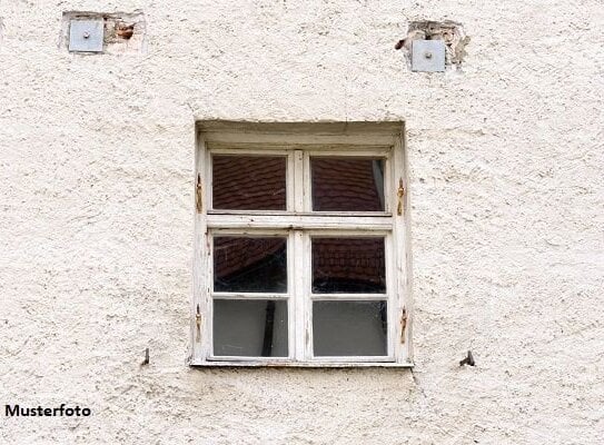 Abbruchreifes Einfamilienhaus, 2 Stellplätze