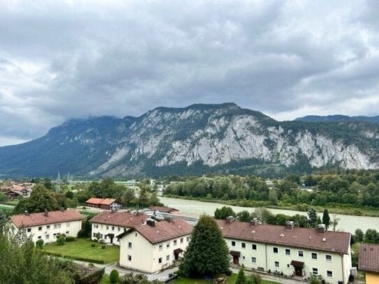 I. I. TEAM: WOHNEN IM HISTORISCHEN ALTBAU, PHÄNOMENALER BERGLICK GARANTIERT !!!